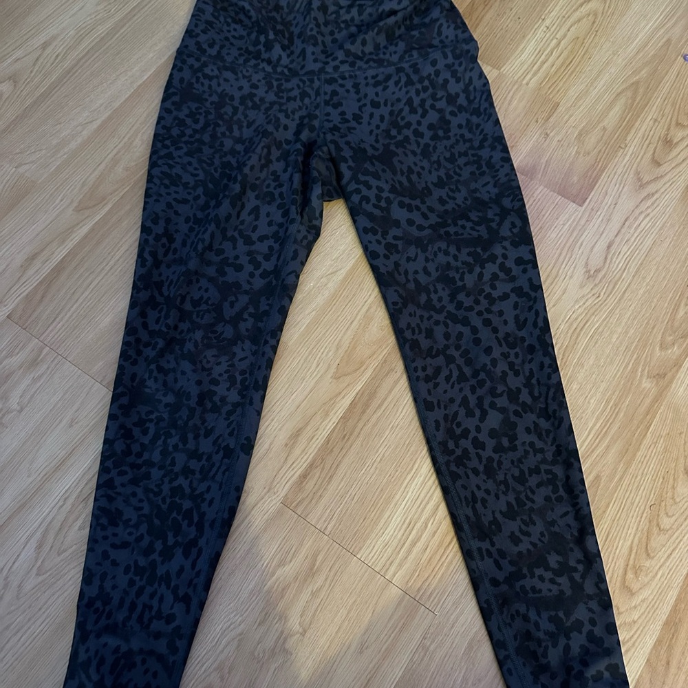 Old Navy Black Leopard Print Leggings